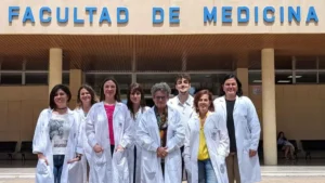 Descubren hormona natural que protege las neuronas en el Párkinson