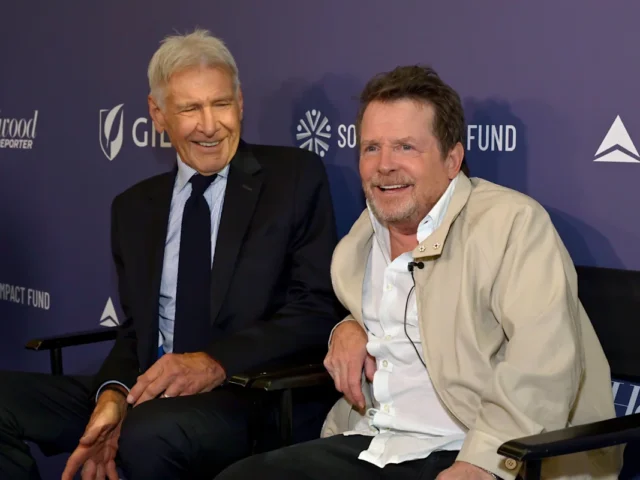 Harrison Ford rinde un emotivo homenaje a Michael J. Fox por su lucha contra el Párkinson